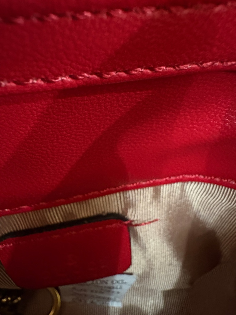 Gucci Red GG Marmont Matelassé Mini Crossbody Bag with Gold Chain - Picture 2 of 8